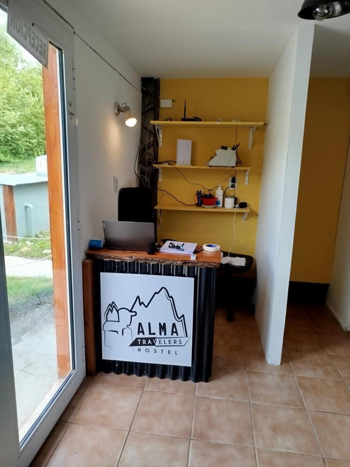 Alma Travelers Hostel El Chalten Bagian luar foto