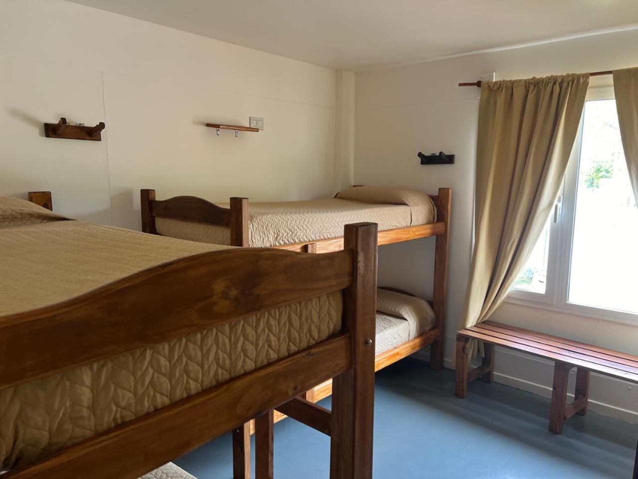 Alma Travelers Hostel El Chalten Bagian luar foto