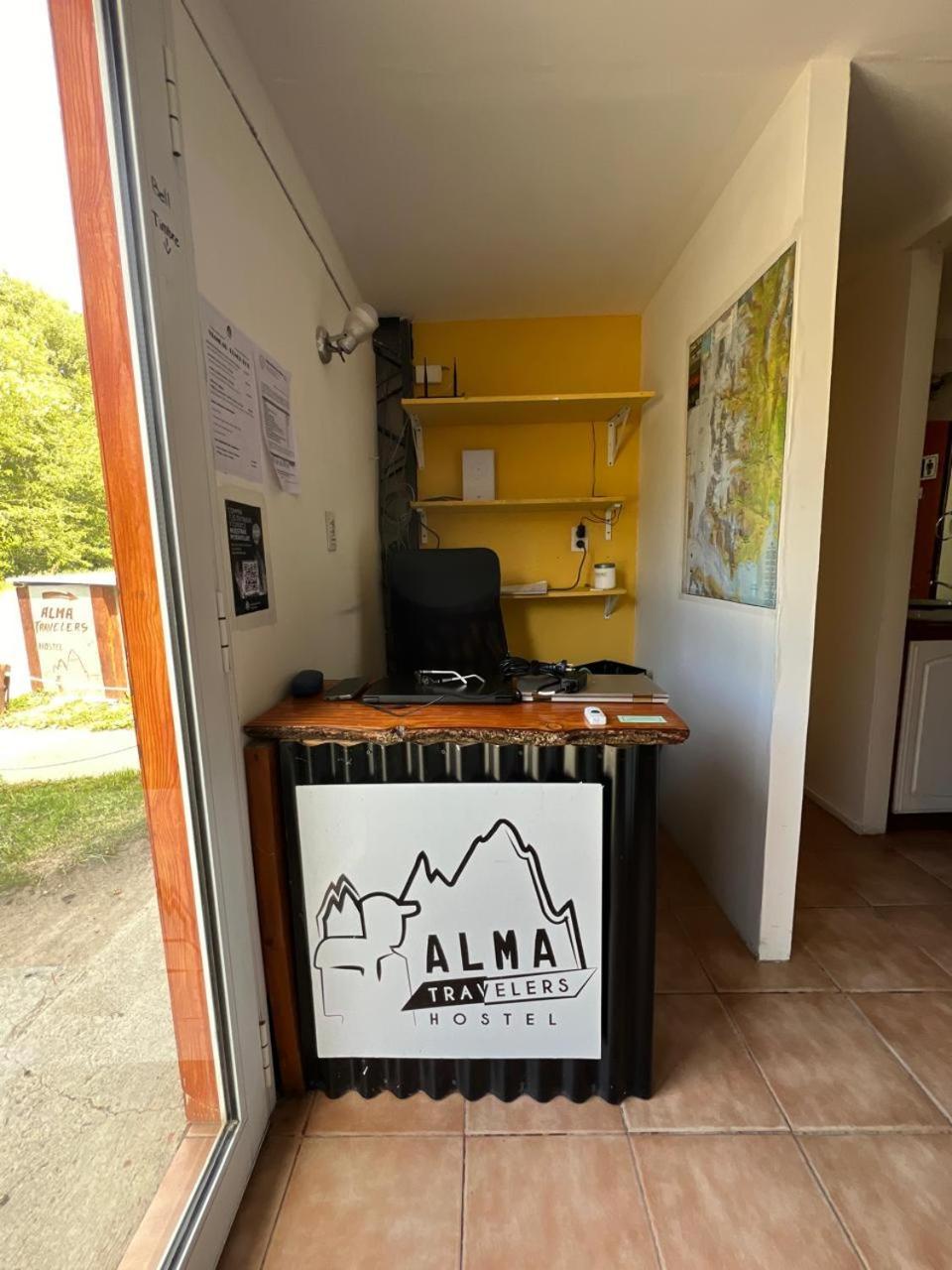 Alma Travelers Hostel El Chalten Bagian luar foto