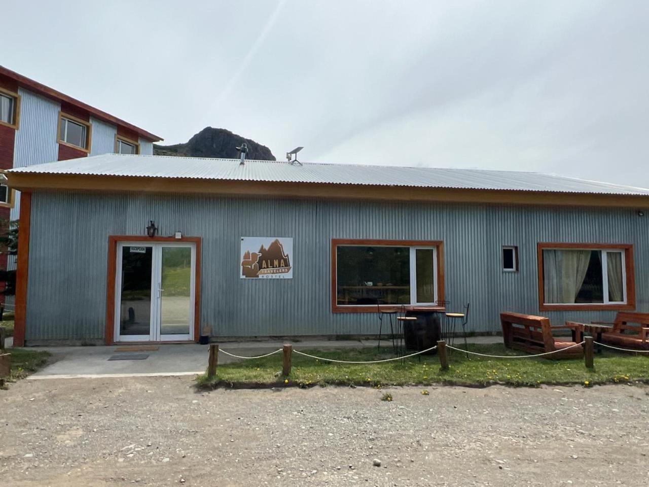 Alma Travelers Hostel El Chalten Bagian luar foto