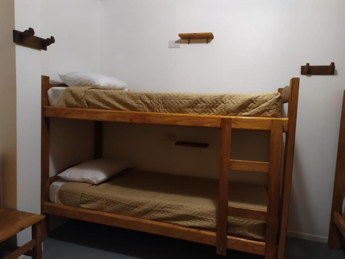 Alma Travelers Hostel El Chalten Bagian luar foto